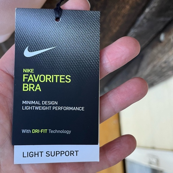 Nike Favorites Dri-Fit Light Support Twist Back Sports Bra NWT Pastel Pink Sz L - Picture 3 of 14